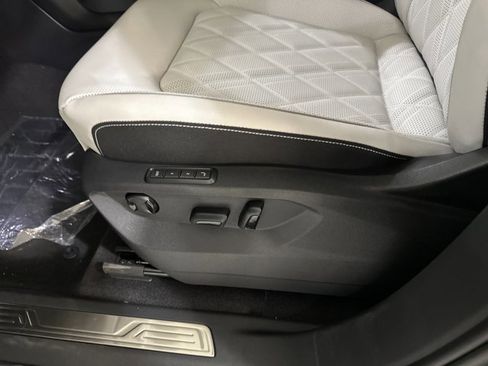 New 2026 Volkswagen Atlas Cross Sport SEL Premium R-Line AWD/4WD image 17