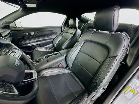 Used 2025 Ford Mustang Premium image 13