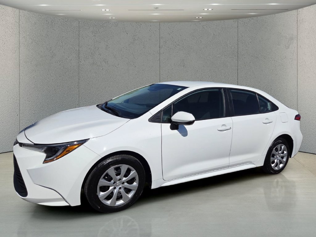 Used 2025 Toyota Corolla LE FWD image 1