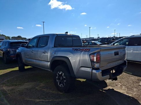 Used 2023 Toyota Tacoma TRD Off-Road w/ TRD Premium Off Road Package image 3