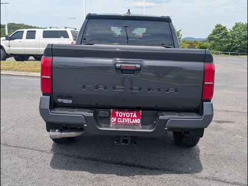 Used 2025 Toyota Tacoma TRD Sport AWD/4WD image 6