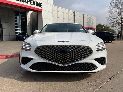 Used 2025 Genesis G70 2.5T image 4