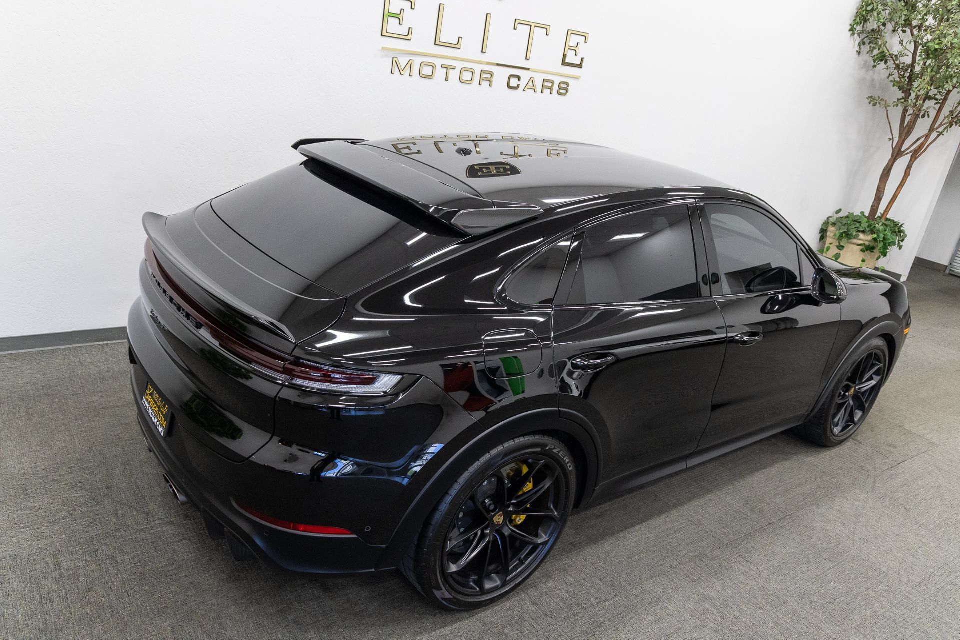 Used 2024 Porsche Cayenne Turbo GT AWD/4WD image 28
