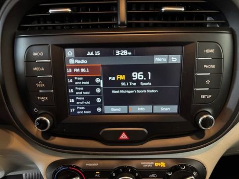 Used 2020 Kia Soul S FWD image 5