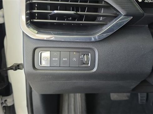 Used 2025 GMC Acadia Elevation image 23