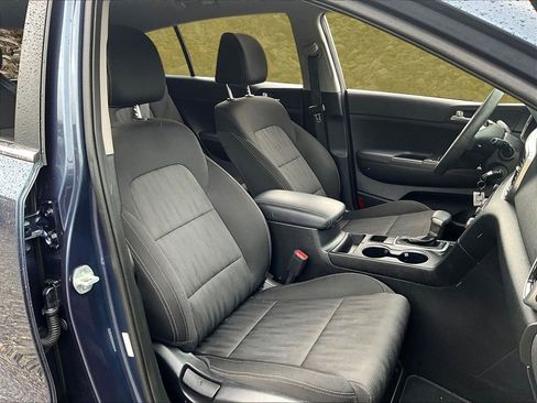 Used 2021 Kia Sportage LX image 7