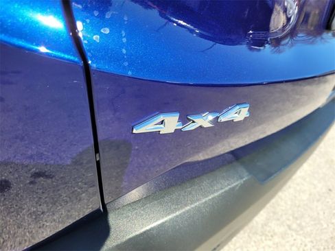 Used 2020 Jeep Renegade Latitude w/ Cold Weather Group image 12