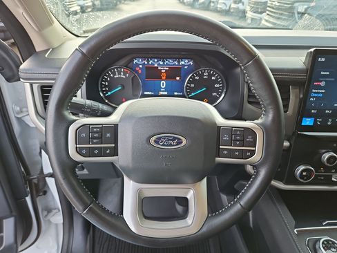 Used 2024 Ford Expedition Max XLT image 16
