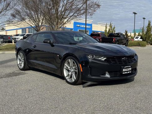 Used 2022 Chevrolet Camaro LT w/ RS Package image 2