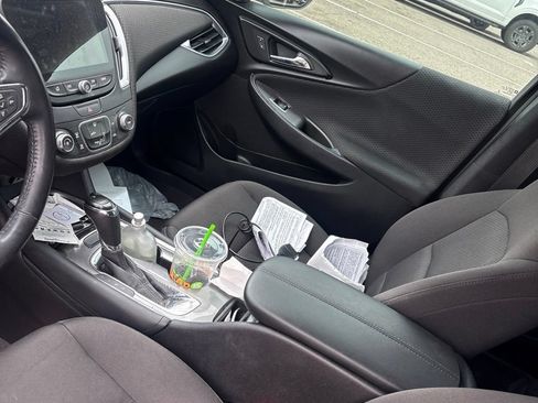 Used 2018 Chevrolet Malibu LT FWD image 13