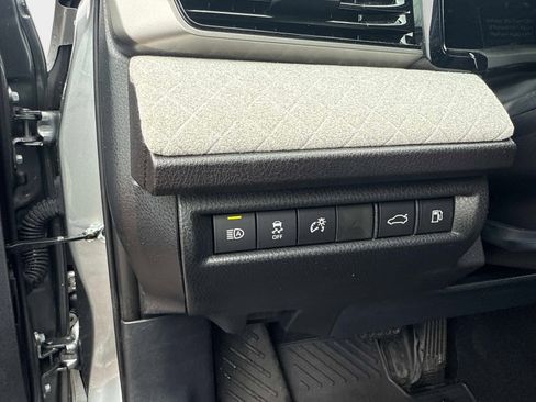 Used 2025 Toyota Camry XLE image 27