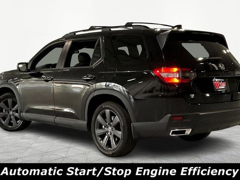 Used 2025 Honda Pilot Sport image 4