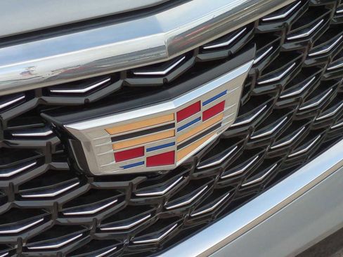 Used 2025 Cadillac XT4 Premium Luxury image 31