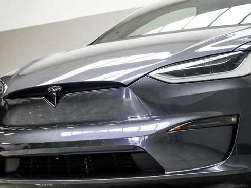 Used 2022 Tesla Model X image 3