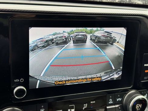 Used 2025 Toyota Highlander XSE AWD/4WD image 4