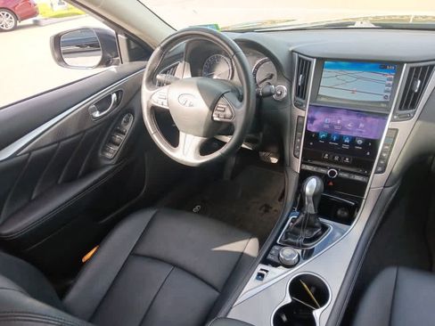 Used 2017 INFINITI Q50 Signature Edition w/ All Weather Package (L93) AWD/4WD image 16