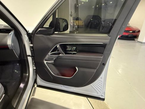 Used 2023 Land Rover Range Rover SE AWD/4WD image 40