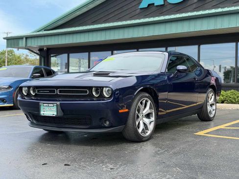 Used 2016 Dodge Challenger SXT Plus RWD image 5