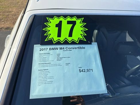 Used 2017 BMW M4 Convertible image 18