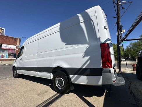 Used 2022 Mercedes-Benz Sprinter 2500 image 6