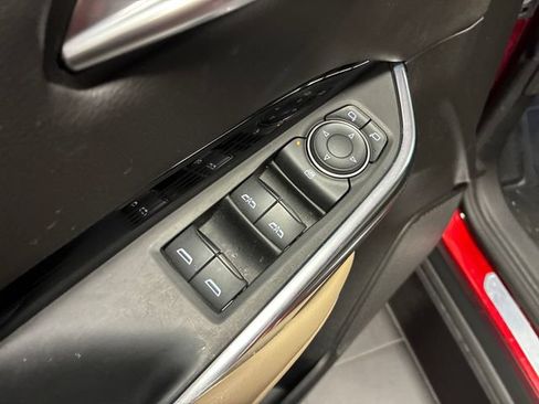Used 2024 Cadillac XT4 Luxury w/ Cold Weather Package FWD image 11