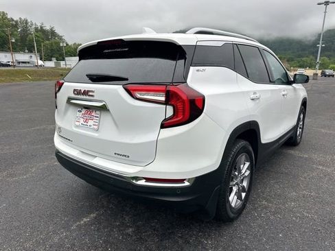 Used 2022 GMC Terrain SLT w/ Tech Package AWD/4WD image 2