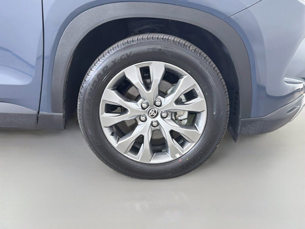 Used 2025 Toyota Grand Highlander AWD image 29