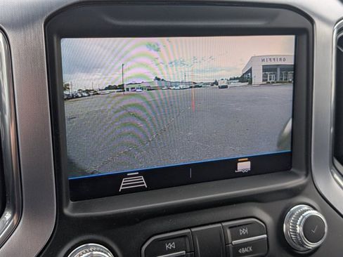 Used 2023 GMC Sierra 3500 SLE w/ SLE Convenience Package image 17