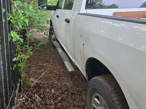 Used 2025 RAM 2500 Tradesman w/ Chrome Appearance Group AWD/4WD image 10