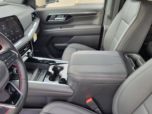 New 2026 Chevrolet Suburban RST image 19