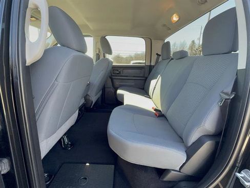 Used 2018 RAM 1500 Express w/ Express Value Package image 17