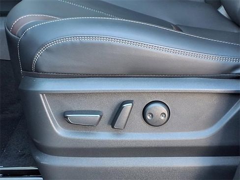 New 2025 Nissan Armada SL w/ Captain's Chari Seat Package image 11