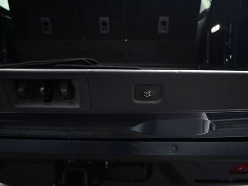 Used 2025 Ford Expedition Active image 35