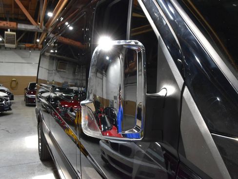 Used 2015 Mercedes-Benz Sprinter 3500 image 43