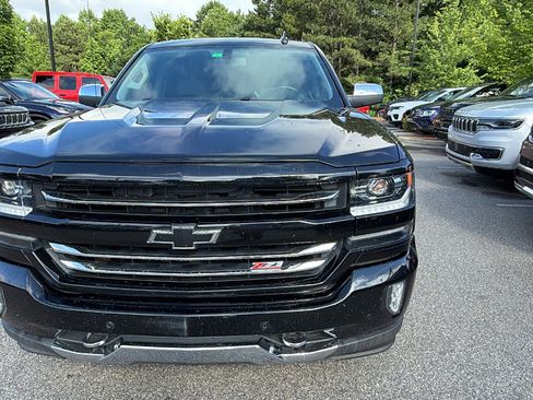 Used 2017 Chevrolet Silverado 1500 LTZ Z71 w/ LTZ Plus Package AWD/4WD image 3