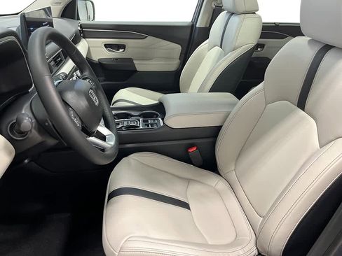 New 2026 Honda Pilot Touring image 15