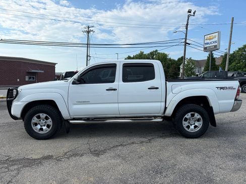 Used 2012 Toyota Tacoma 4x4 Double Cab w/ TRD Off-Road Pkg image 4