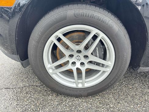 Used 2021 Porsche Macan w/ Driver Memory Package image 6