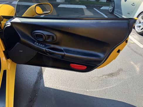 Used 2003 Chevrolet Corvette Z06 w/ Memory Package, 3 Drivers image 12