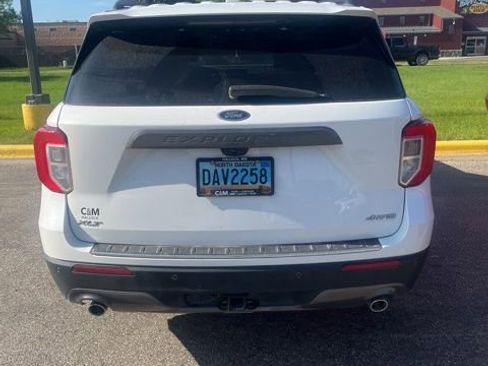 Used 2022 Ford Explorer XLT w/ Equipment Group 202A AWD/4WD image 5