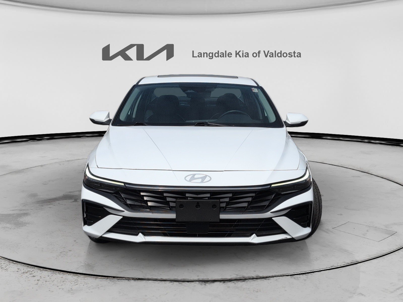 Used 2025 Hyundai Elantra Limited FWD image 12