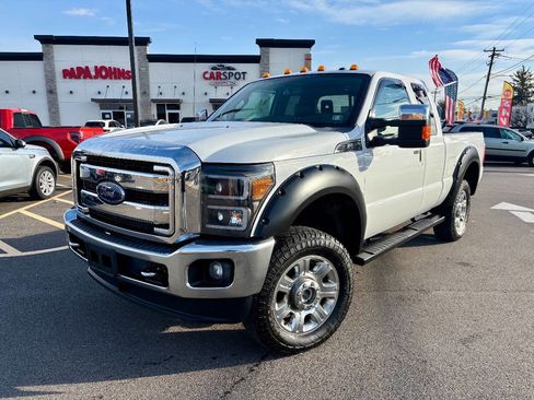 Used 2015 Ford F350 Lariat image 1