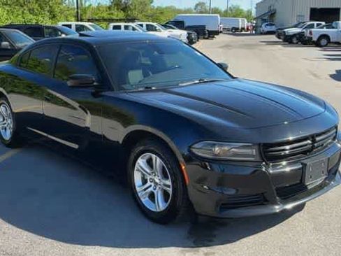 Used 2021 Dodge Charger SXT w/ Leather Interior Group RWD image 2