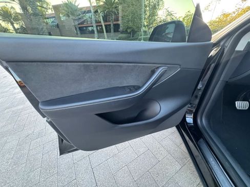 Used 2022 Tesla Model Y Performance AWD/4WD image 42