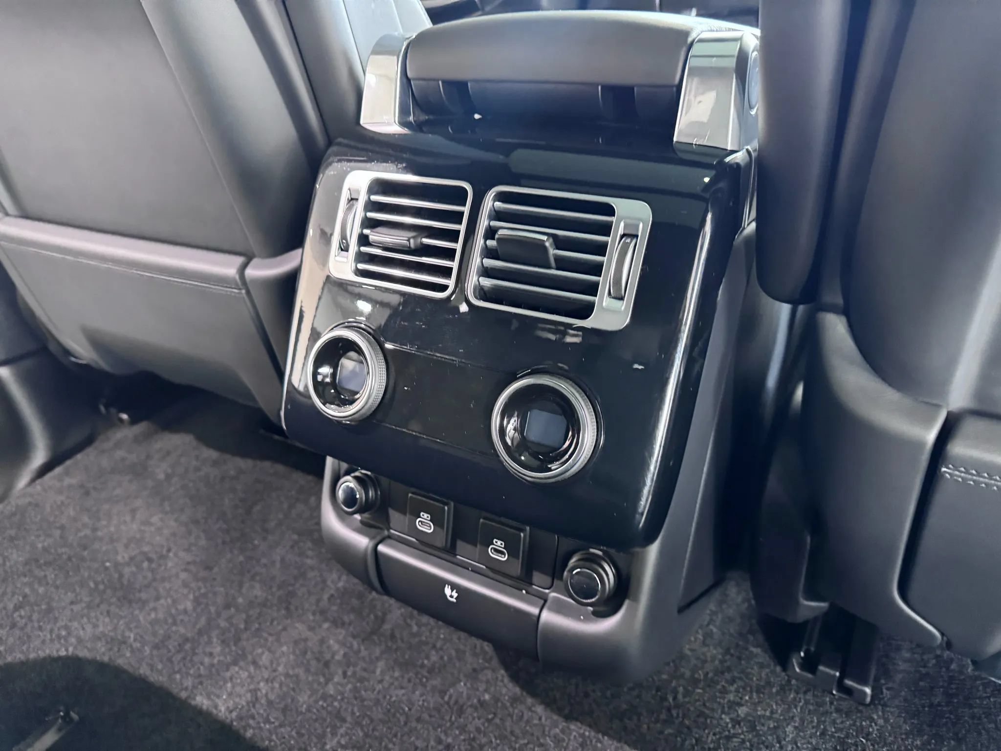 Used 2021 Land Rover Range Rover P525 Westminster Edition AWD/4WD image 18