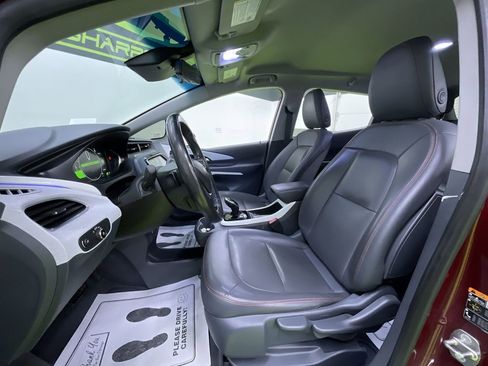 Used 2018 Chevrolet Bolt Premier w/ Driver Confidence II Package image 16