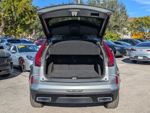 Used 2025 Cadillac XT4 Premium Luxury image 13