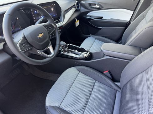 New 2025 Chevrolet Trax LT w/ Driver Confidence Package image 8