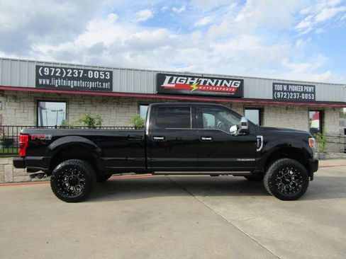Used 2018 Ford F350 Platinum w/ Platinum Ultimate Package AWD/4WD image 5