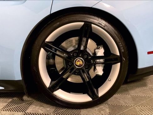Used 2022 Porsche Taycan RWD image 28